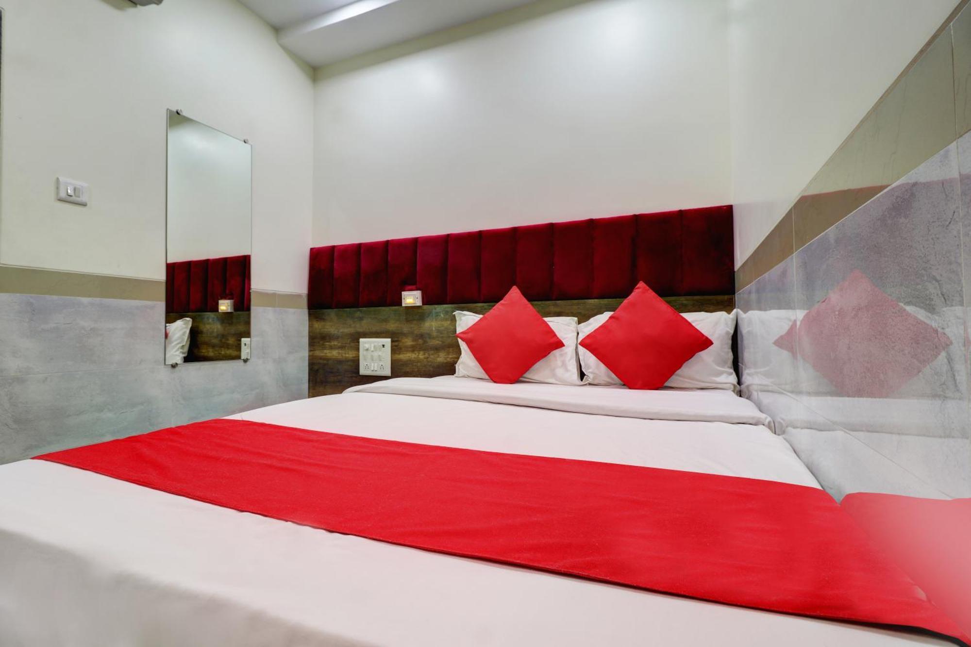 Hotel New Balaji Residency Мумбаи Экстерьер фото