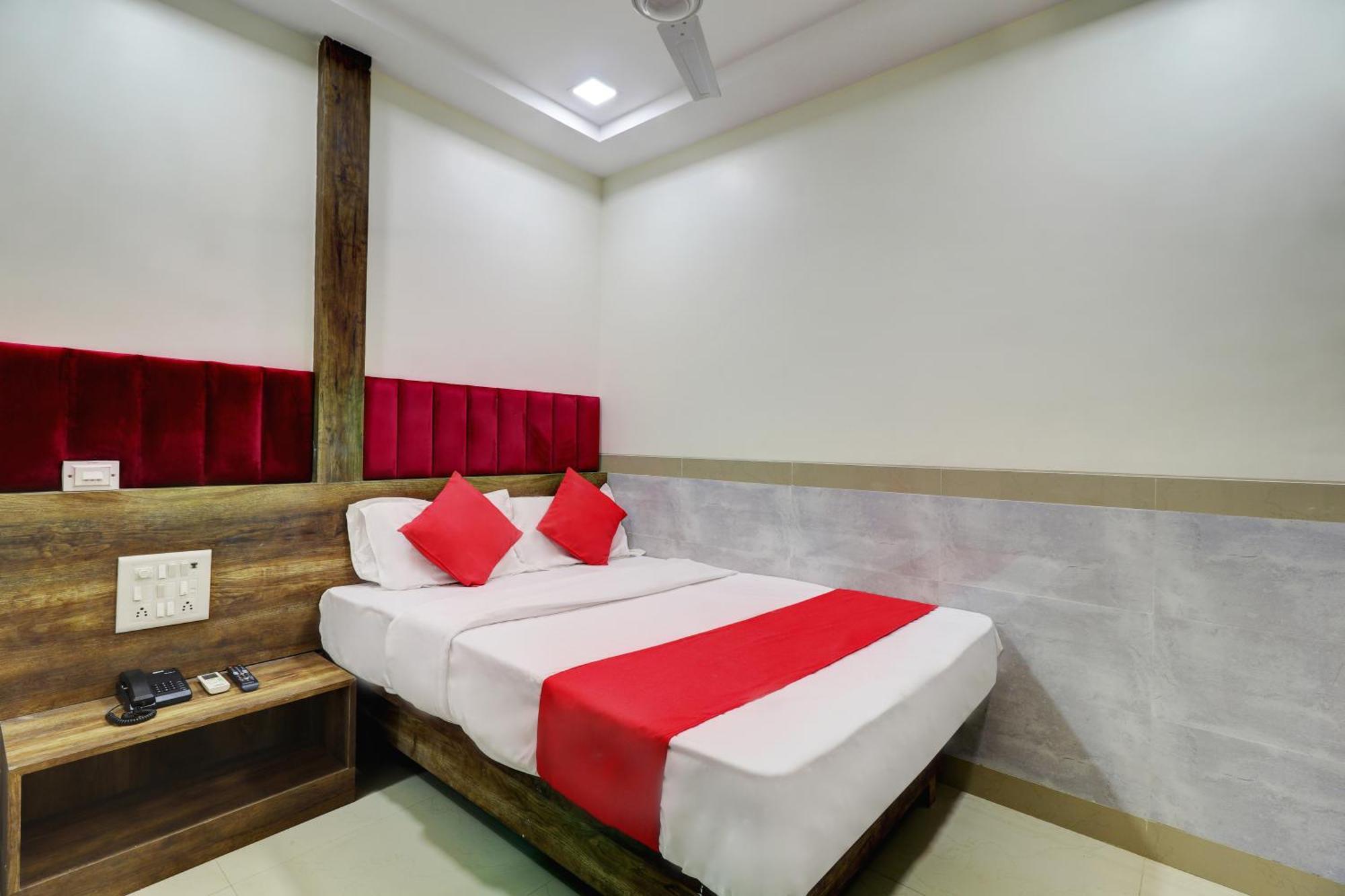 Hotel New Balaji Residency Мумбаи Экстерьер фото