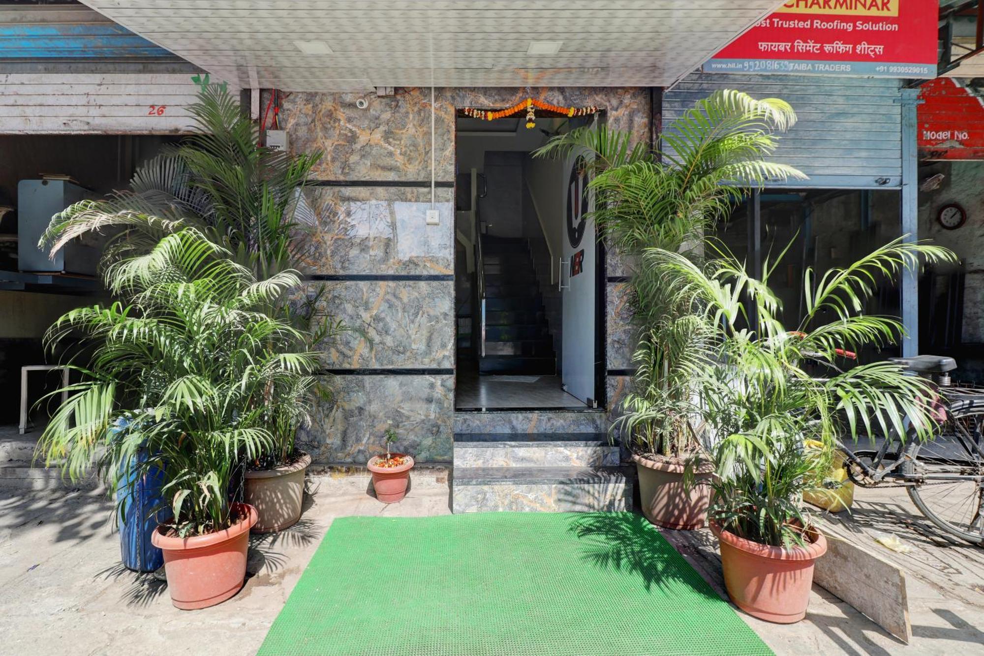 Hotel New Balaji Residency Мумбаи Экстерьер фото