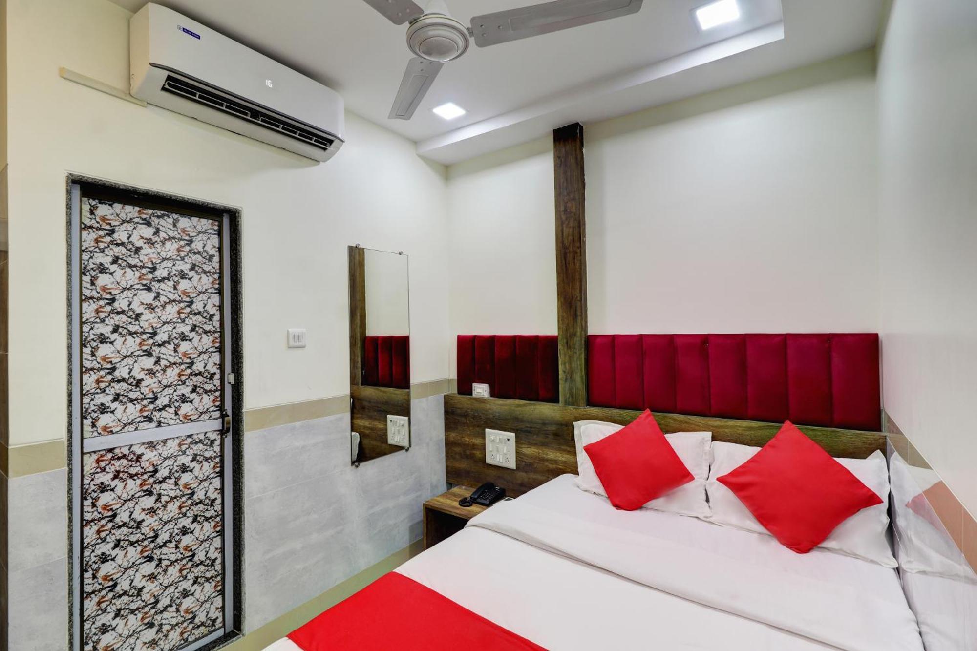 Hotel New Balaji Residency Мумбаи Экстерьер фото